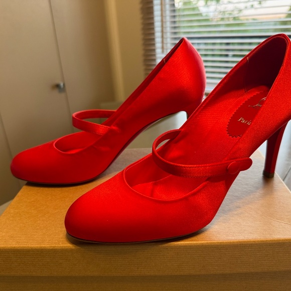 LOUBOUTIN (new!) 38.5 "Pumppie Wallis" mary-janes in Olé Red - Picture 7 of 9